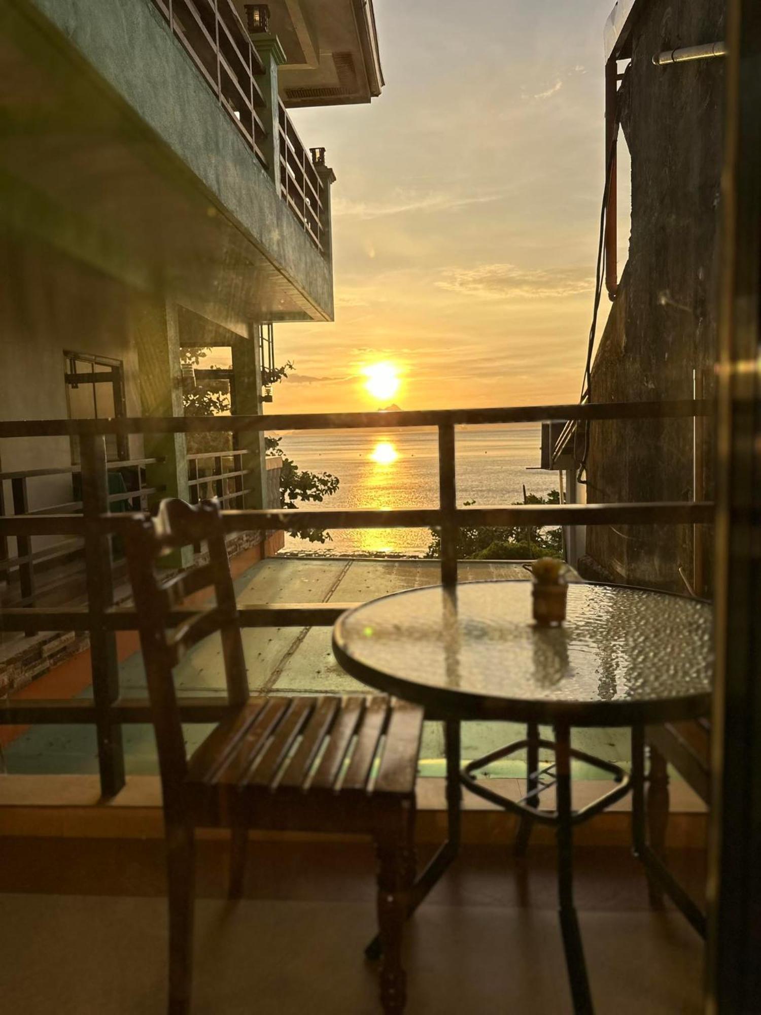 Desert Rose Beach Hotel El Nido Exterior photo