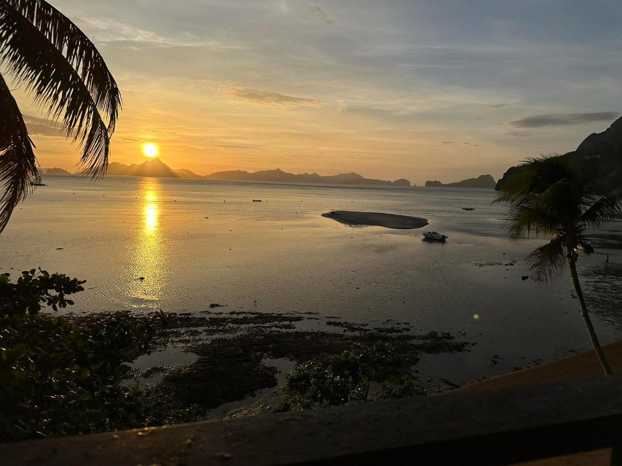 Desert Rose Beach Hotel El Nido Exterior photo